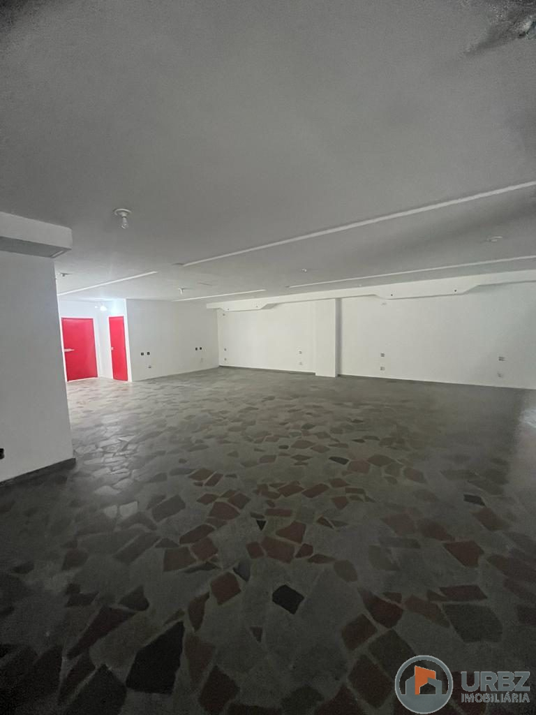 Prédio Comercial no Centro de Duque de Caxias Prédio Comercial no Centro de Duque de Caxias