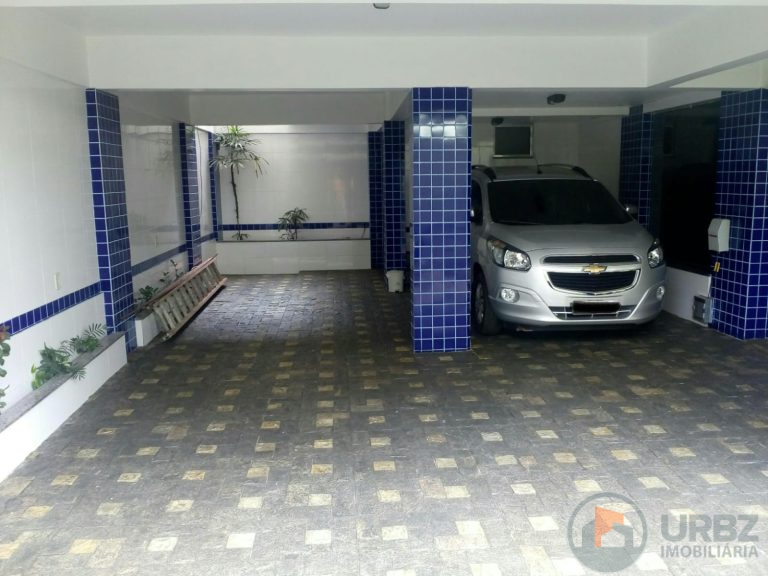 Prédio com quatro apartamentos na 25 de Agosto Prédio com quatro apartamentos na 25 de Agosto