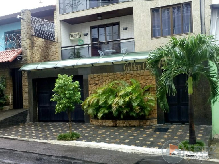 Prédio com quatro apartamentos na 25 de Agosto Prédio com quatro apartamentos na 25 de Agosto